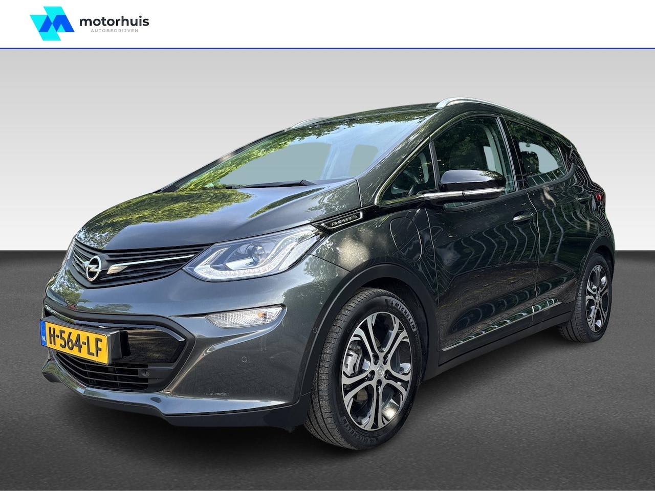 Opel Ampera-e - 60-kWh 204pk Business Executive | Leer | Stoel en Stuur verwarming | Carplay | - AutoWereld.nl