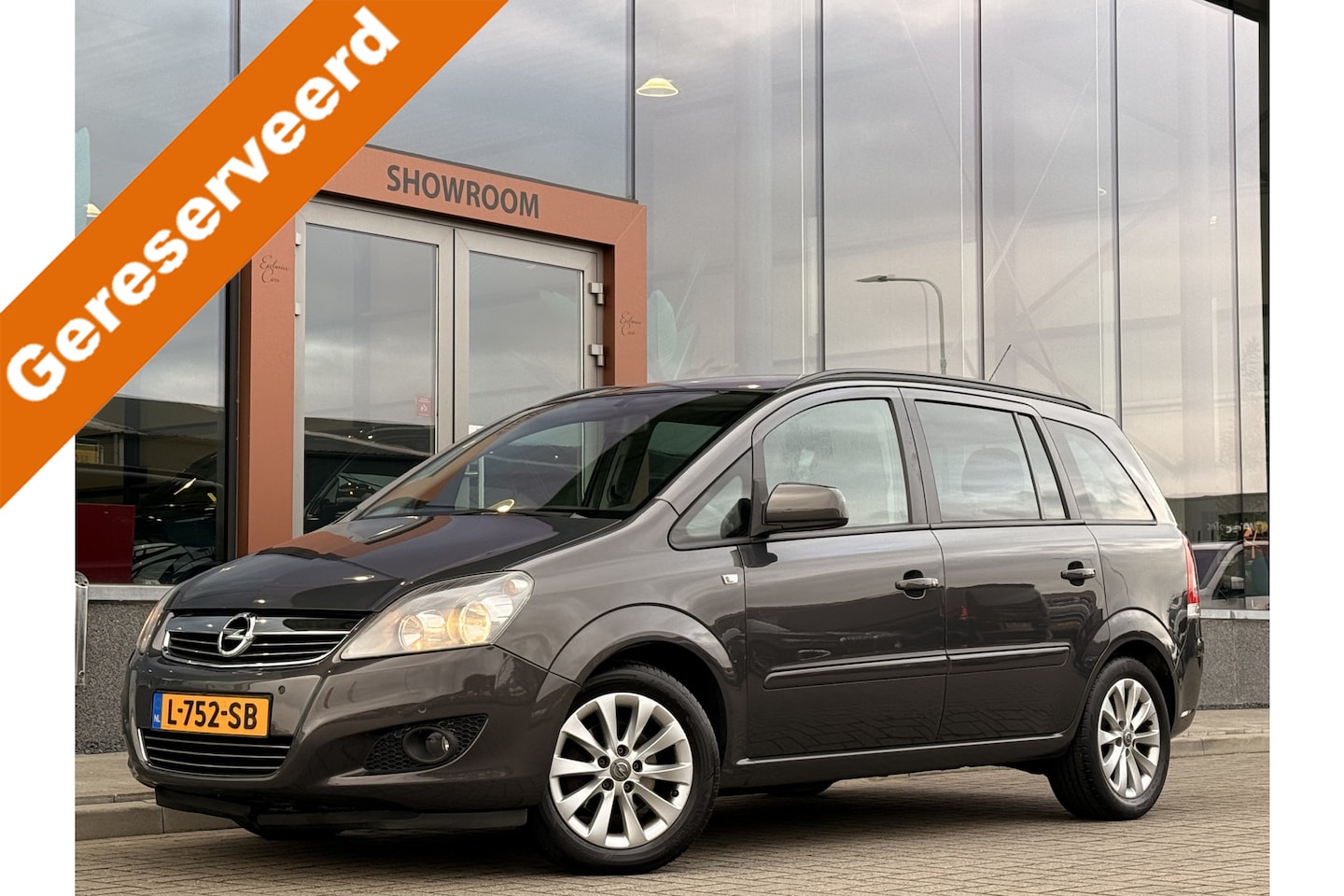 Opel Zafira - 1.8 Cosmo | 7-Zitter | Bluetooth | Navigatie | Cruise | Climate control | Trekhaak | - AutoWereld.nl