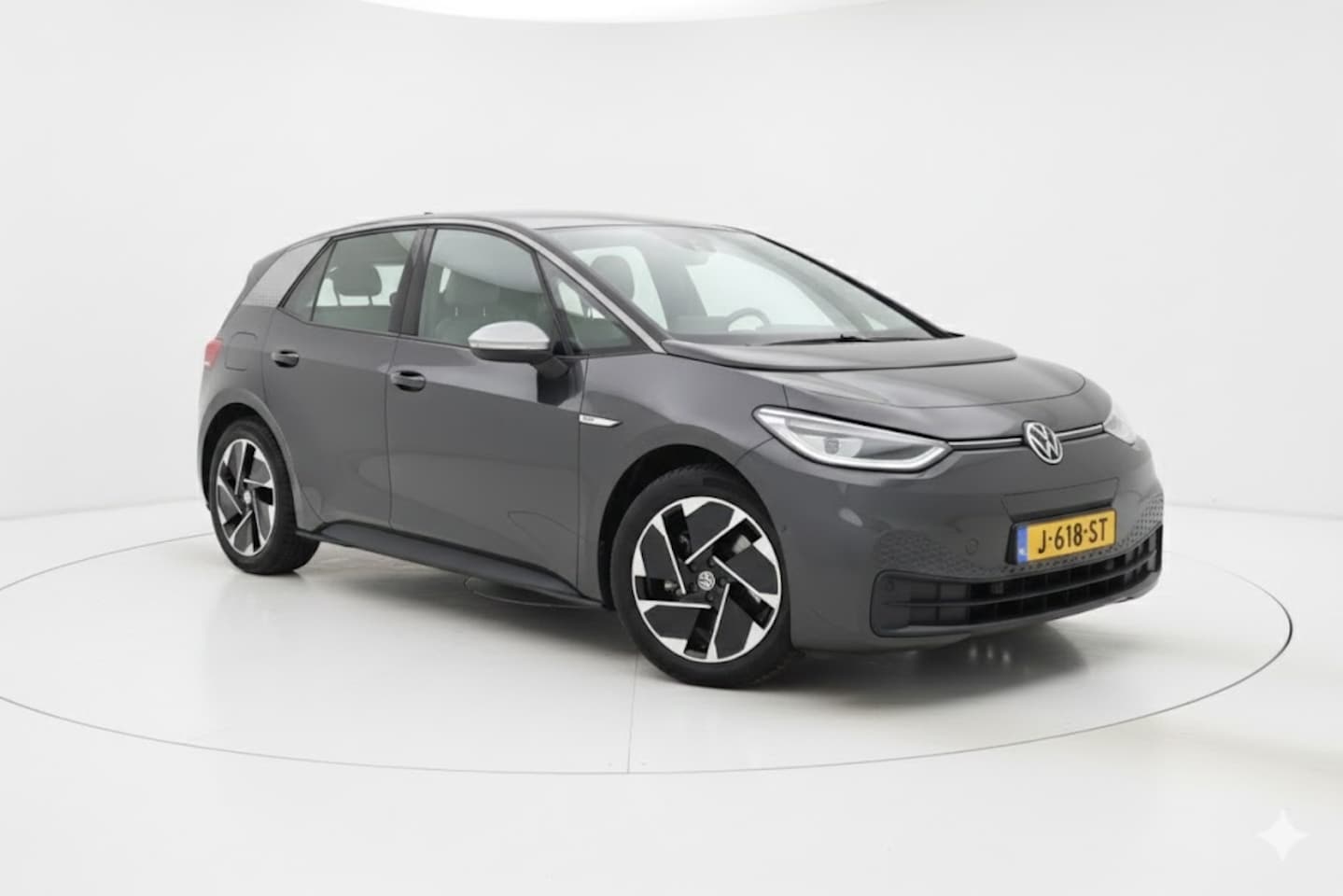 Volkswagen ID.3 - First 58 kWh | Parkeersensoren | Stoelverwarming | Navi - AutoWereld.nl