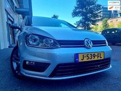 Volkswagen Golf - 1.2 TSI Highline Automaat Carplay ZelfPark Sfeerverlichting