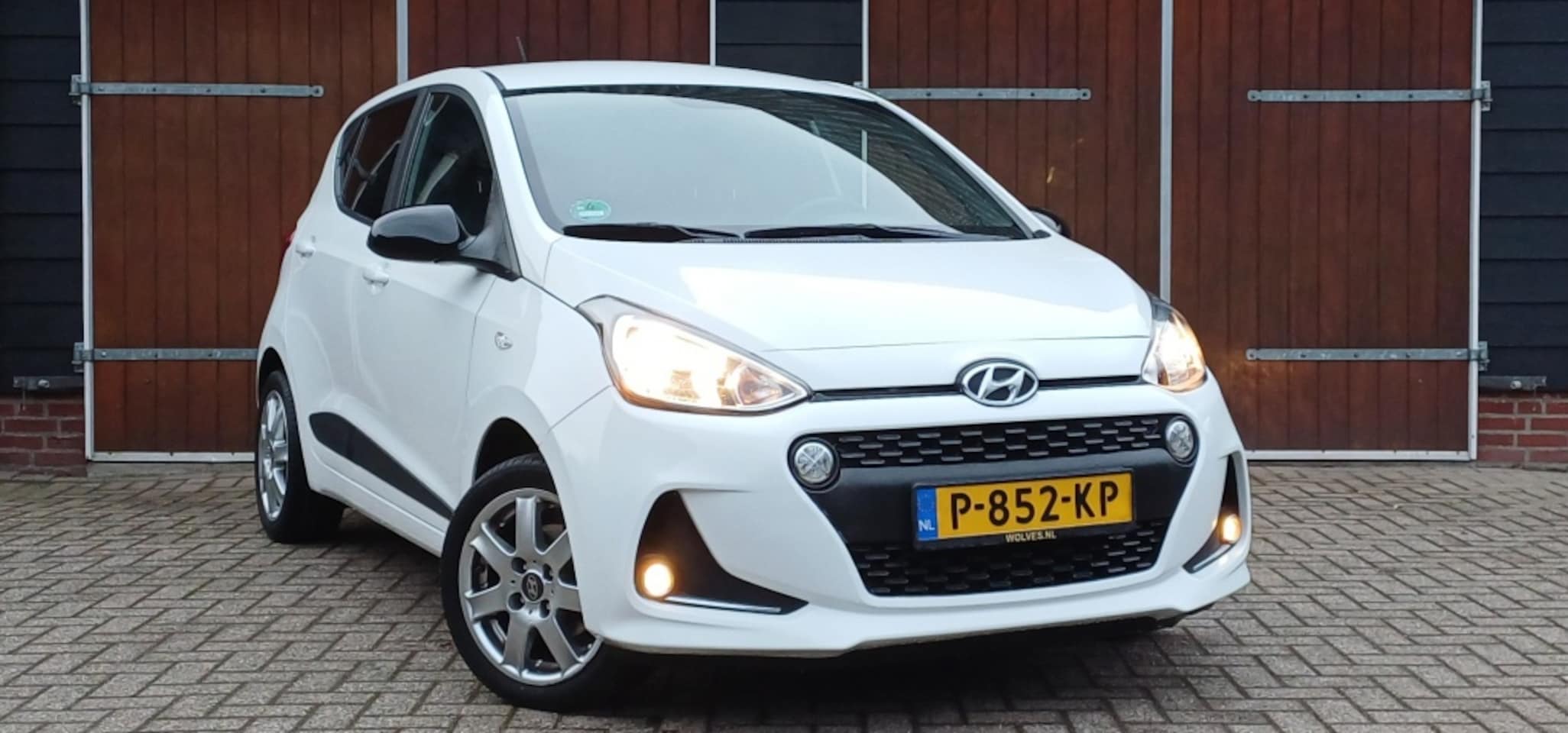 Hyundai i10 - 1.0i Comfort 5p. Carplay, Stoel+stuur verwarming, Nieuwe APK - AutoWereld.nl