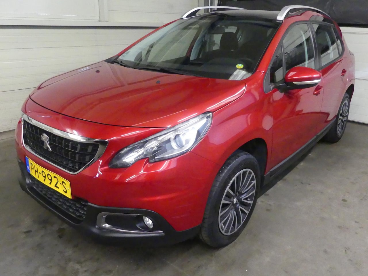 Peugeot 2008 - 1.2 PureTech Blue Lion - Carplay - Mooie Auto - AutoWereld.nl