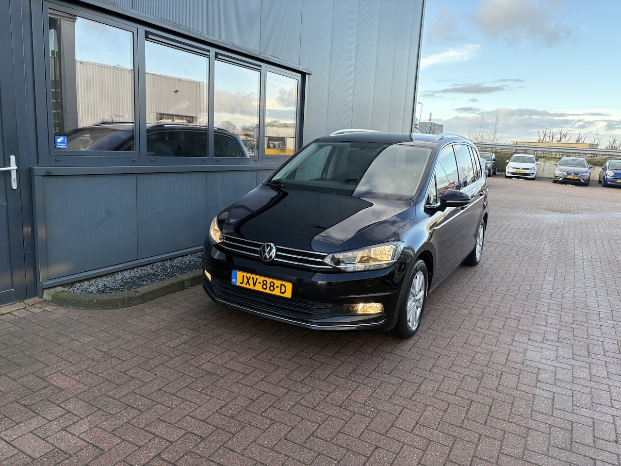 Volkswagen Touran - 1.5 TSi 150pk Highline 7-persoons NAVI/CARPLAY/CLIMA/ADAPT/CRUISE/PDC - AutoWereld.nl