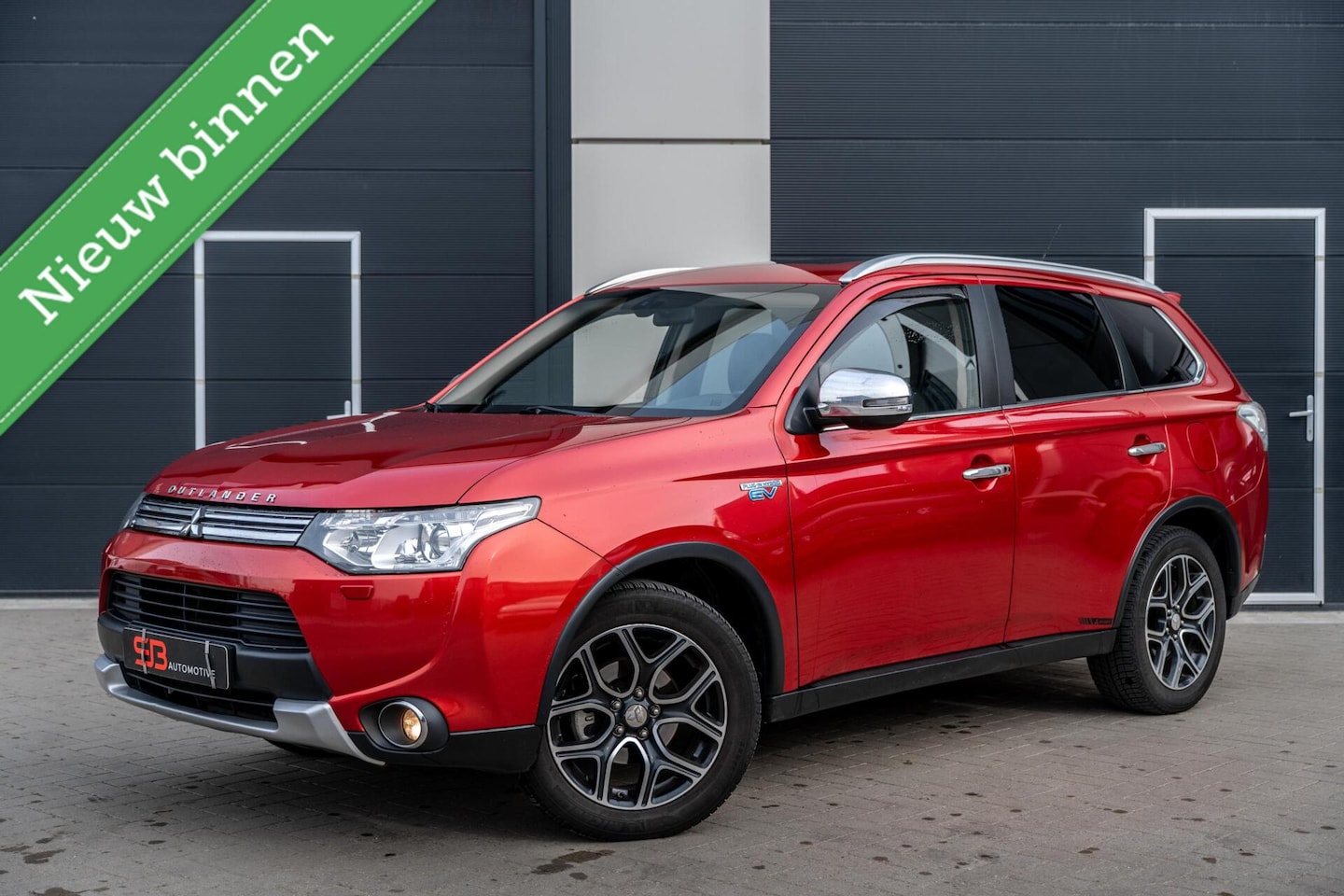 Mitsubishi Outlander - 2.0 PHEV Instyle+ Leder|Pano|BOMVOL! - AutoWereld.nl