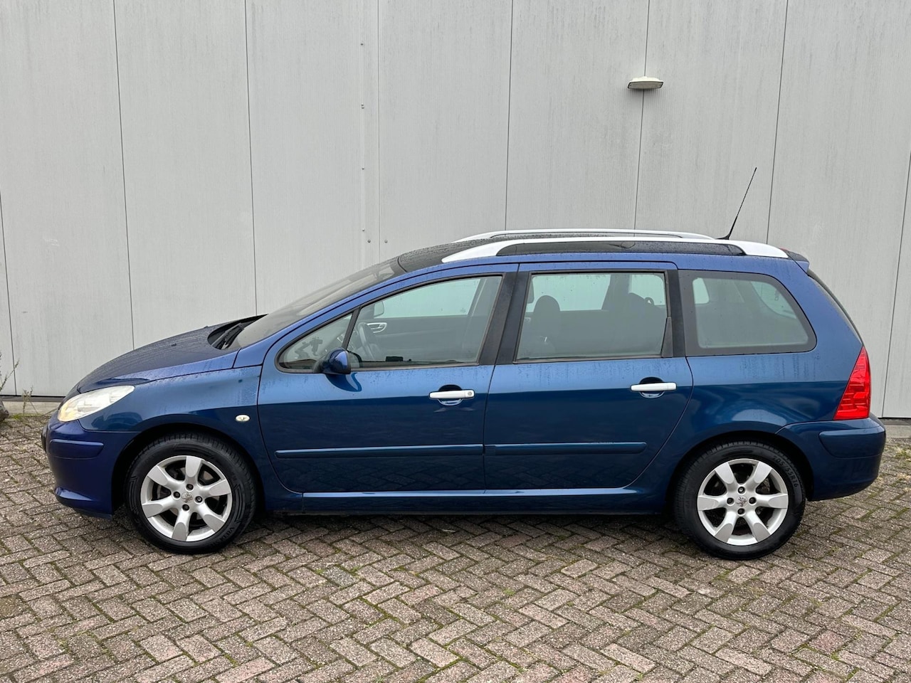 Peugeot 307 SW - 2.0-16V Pack 7 persoons AUTOMAAT! - AutoWereld.nl