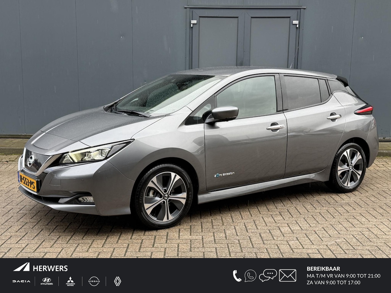 Nissan LEAF - N-Connecta 40 kWh 360 Graden Camera / Stoelverwarming / Stuurwielverwarming /  Navigatie / - AutoWereld.nl