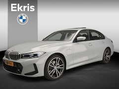 BMW 3-serie - Sedan 320e | M-Sportpakket | LED | Navigatie | Schuifdak | Trekhaak | Stoelverwarming | DA