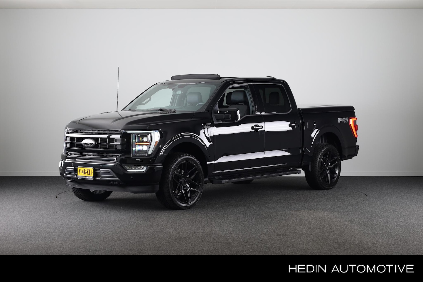 Ford F150 - USA F-150 Lariat Black 5.0 V8 Ford F150 lariat | Trekhaak | Pano | 22Inch M+S/AT | - AutoWereld.nl