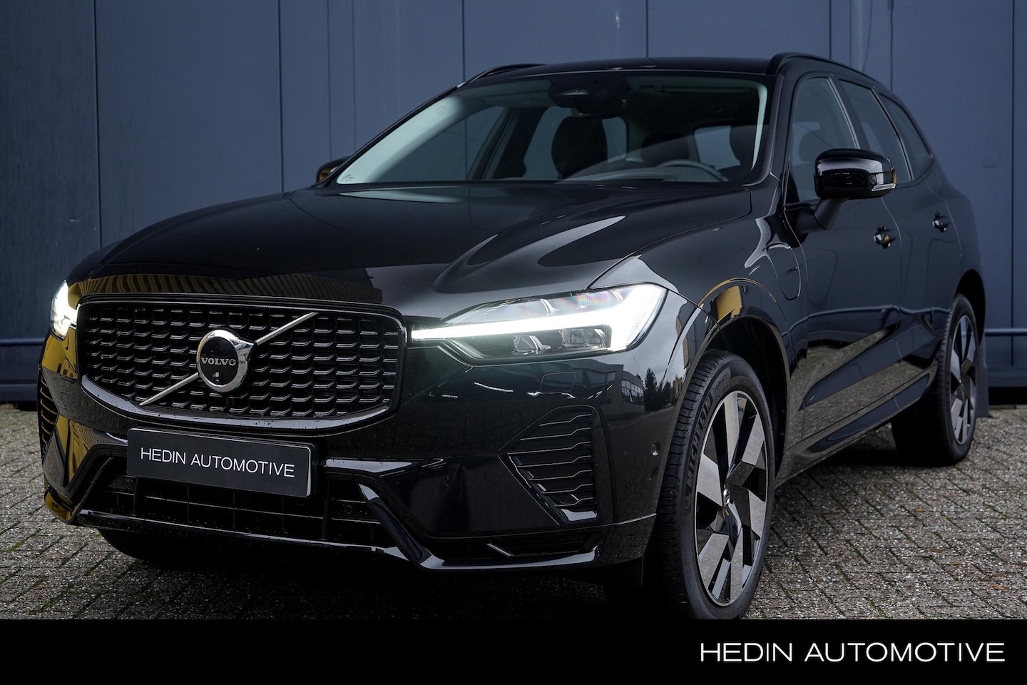 Volvo XC60 - 2.0 T6 Plug-in hybrid AWD Ultra Dark | Trekhaak | Harman/kardon audio | Panoramadak | 360 - AutoWereld.nl