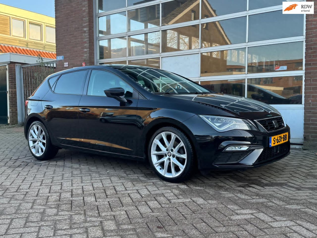 SEAT Leon - 1.5 TSI FR Business Intense 1.5 TSI FR Business Intense - AutoWereld.nl