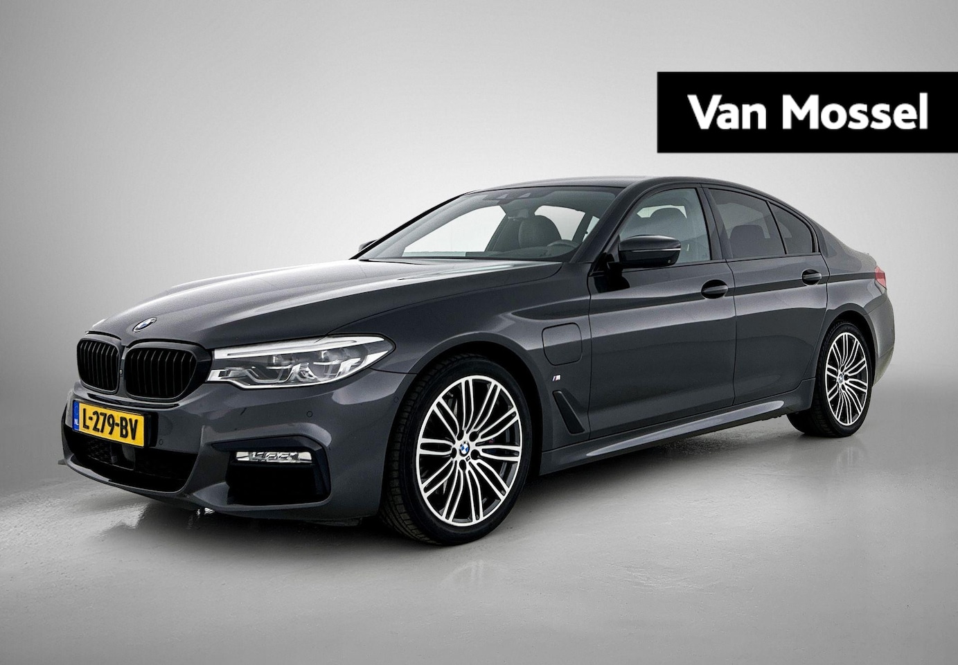 BMW 5-serie - 530e iPerformance M Sport | 340 PK! | Automaat | 360 Camera | Navigatie | Bowers & Wilkins - AutoWereld.nl