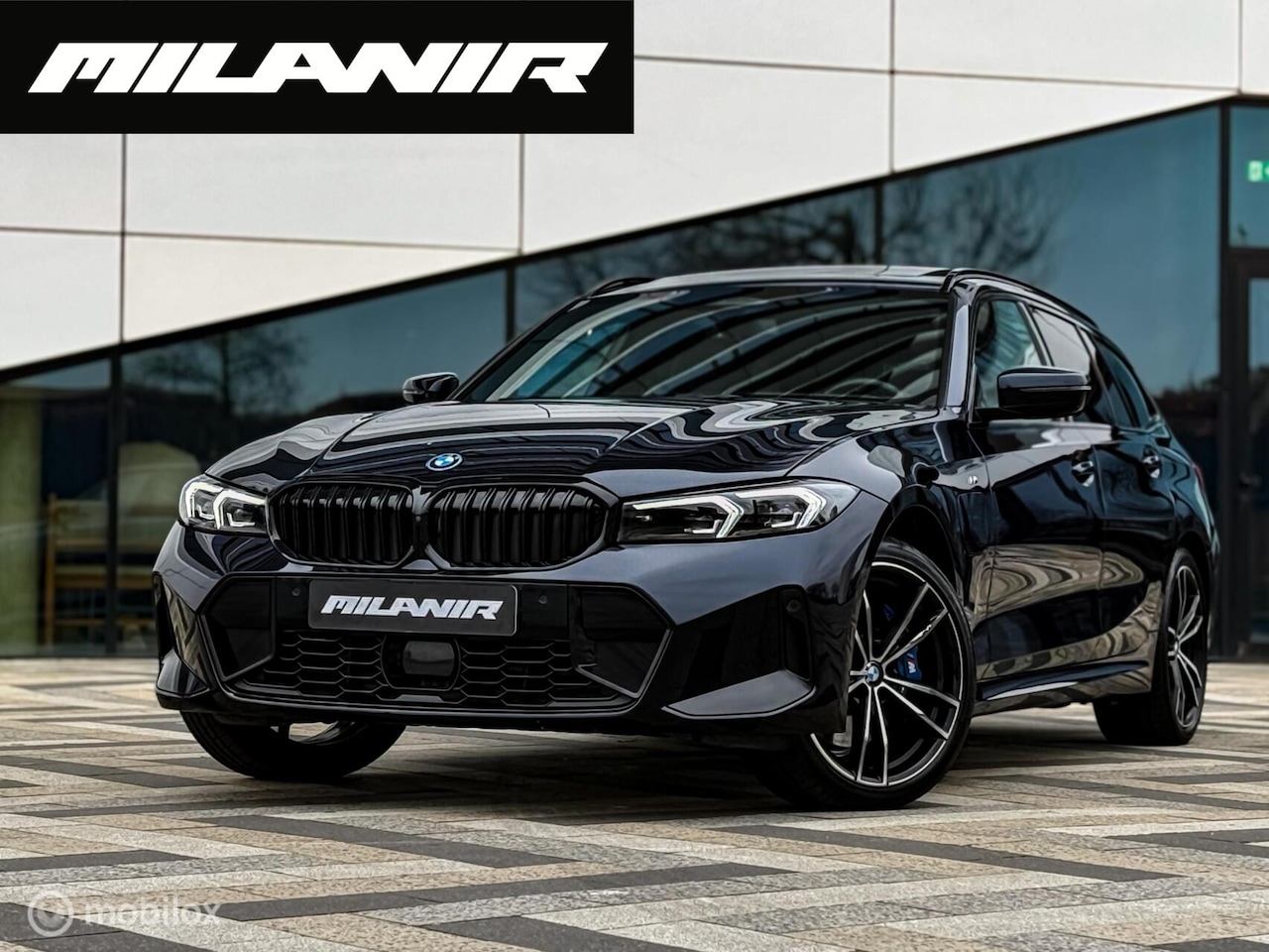 BMW 3-serie Touring - 330e Xdrive M Sport |Pano|Carbon|HUD|H&K - AutoWereld.nl