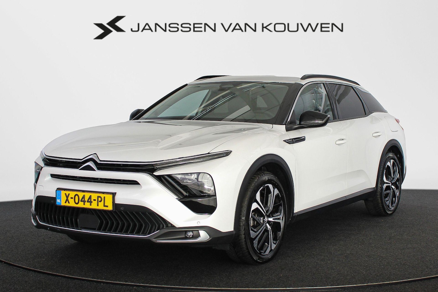 Citroën C5 X - 1.6 Plug-in Hybrid Plus Leder Stuurverwarming Navigatie Achteruitrijcamera Carplay - AutoWereld.nl