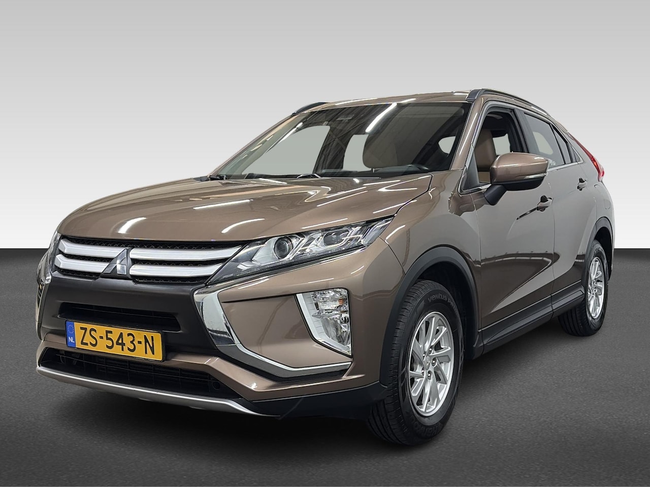 Mitsubishi Eclipse Cross - 1.5 DI-T 163PK PURE LEDER ECC CARPLAY TEL CRUISE NAP - AutoWereld.nl