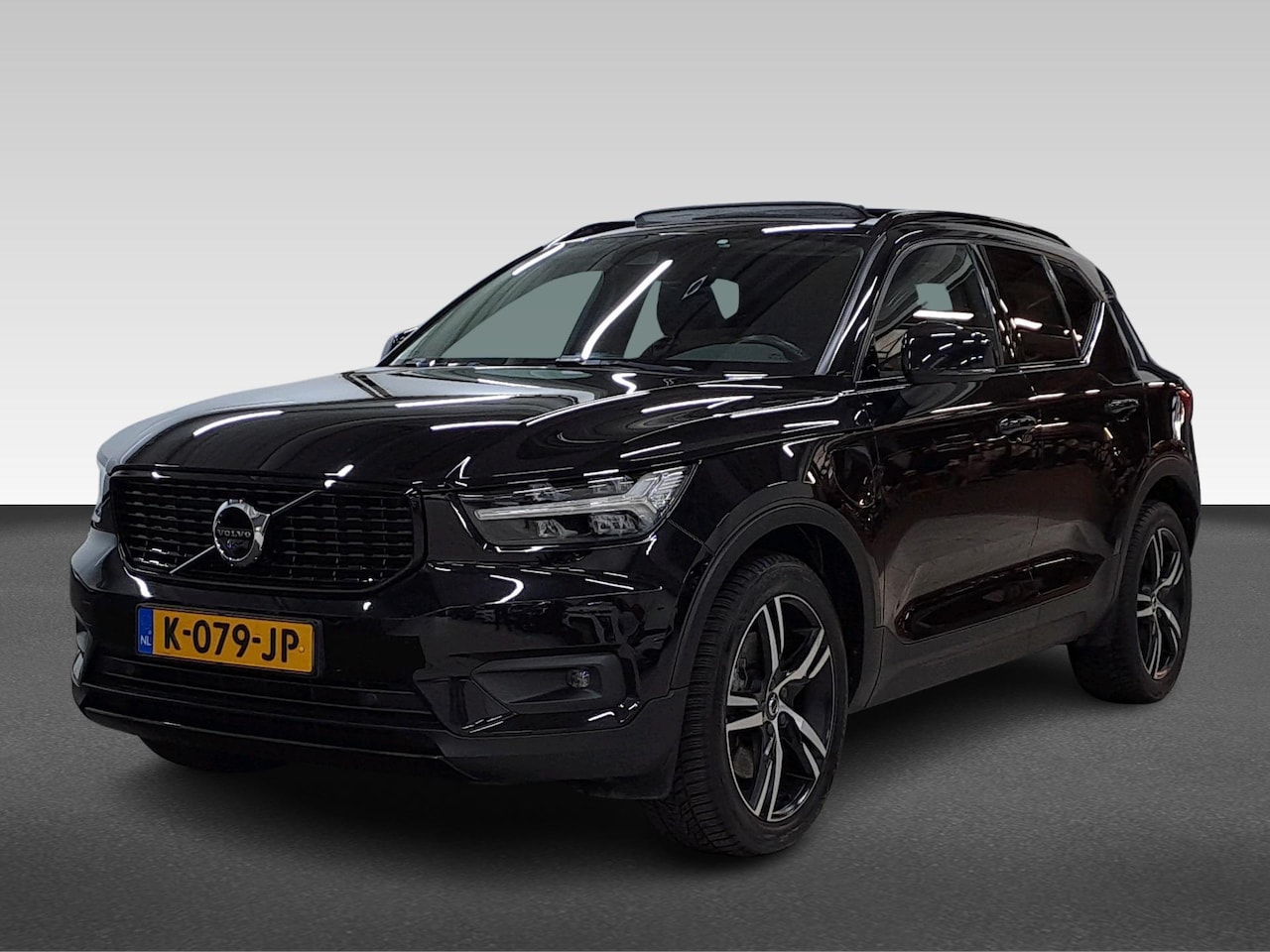 Volvo XC40 - T4 Twin Engine PHEV 211PK AUTOMAAT R-DESIGN PANO HARMAN SOUND FULL LED NAVI - AutoWereld.nl