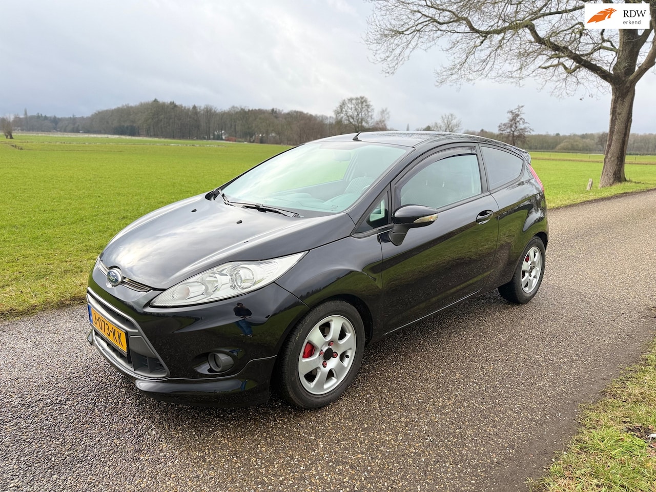 Ford Fiesta - 1.6 Sport AIRCO / LMV - AutoWereld.nl