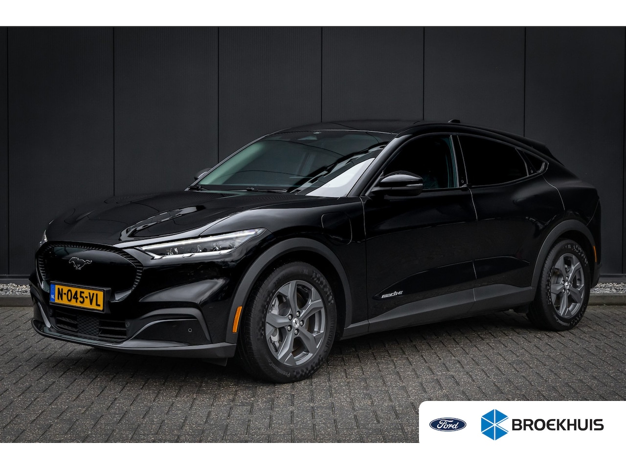 Ford Mustang Mach-E - RWD 75 kWh | Nieuw geleverd | 1e eigenaar | Camera | Dode hoek detectie | Leder | Privacy- - AutoWereld.nl