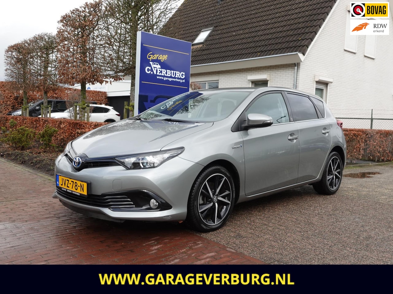Toyota Auris - 1.8 Hybrid Aspiration (Navigatie,Camera,Cruise,Stoelverwarming,Keyless) - AutoWereld.nl