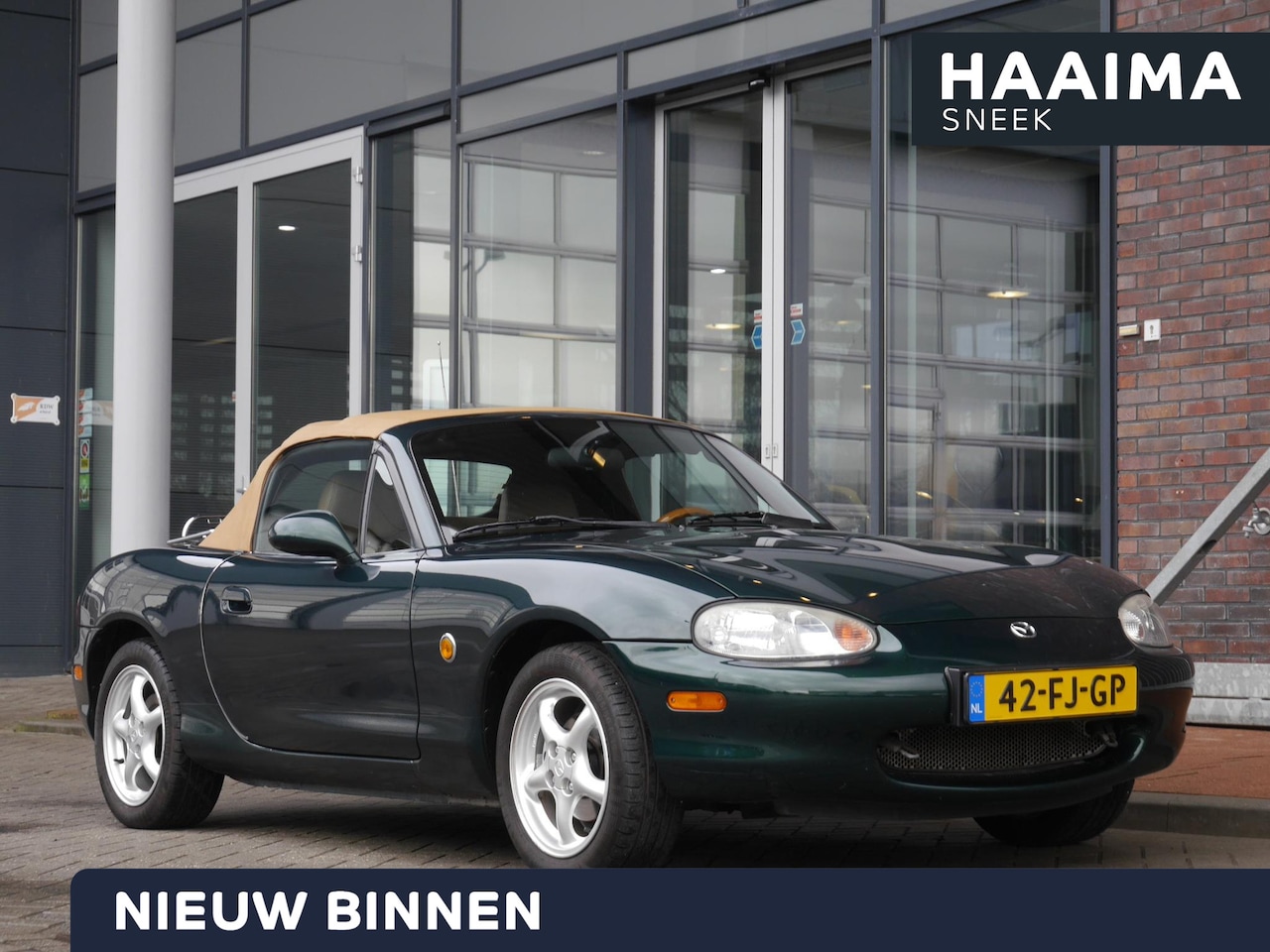 Mazda MX-5 - 1.6i | Cabrio | Elektrische ramen | Bagagerek | Lichtmetalen velgen | Radio | Centrale por - AutoWereld.nl