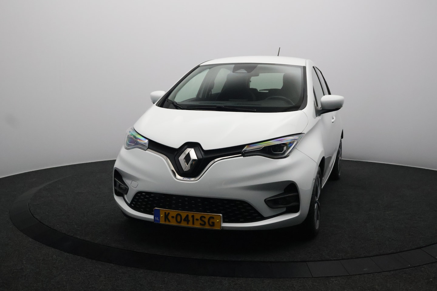 Renault Zoe - R135 Intens 52 kWh SOH 93,8% | Koop Accu | Warmtepomp | Navigatie | Camera | Stoel\Stuur V - AutoWereld.nl