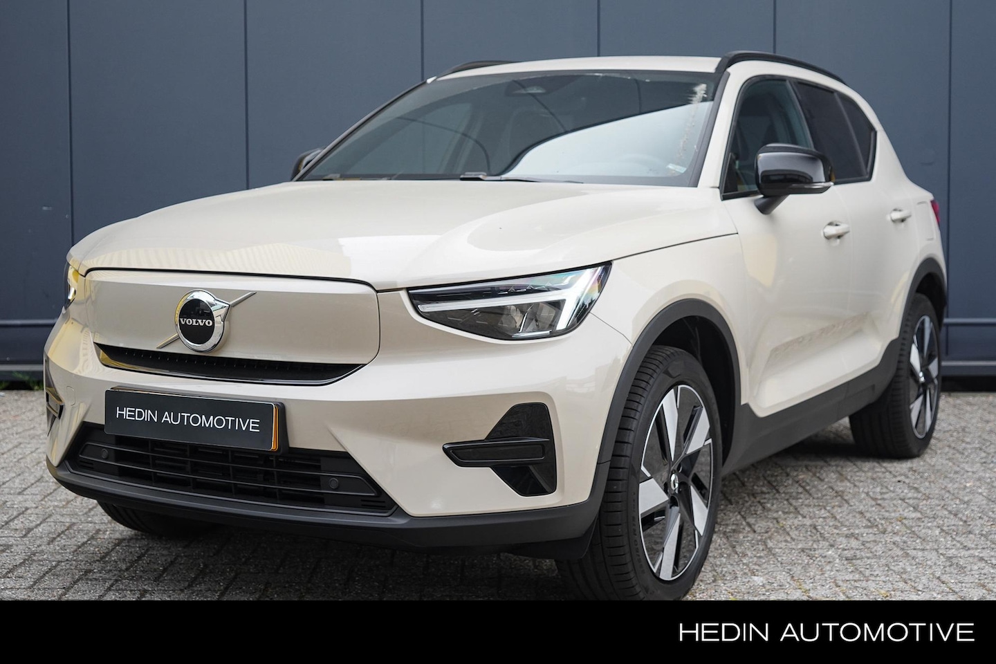 Volvo EX40 - Single Motor Extended Range Plus | Pilot assist | Dode hoek detectie | Stoel- & stuurwielv - AutoWereld.nl