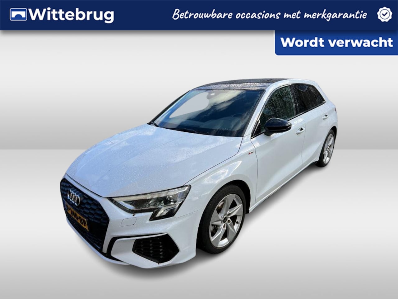 Audi A3 Sportback - 30 TFSI S edition / Pano / Navigatie / LED / Parkeersensoren / Lichtmetaal 17 inch / Clima - AutoWereld.nl