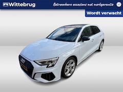 Audi A3 Sportback - 30 TFSI S edition / Pano / Navigatie / LED / Parkeersensoren / Lichtmetaal 17 inch / Clima