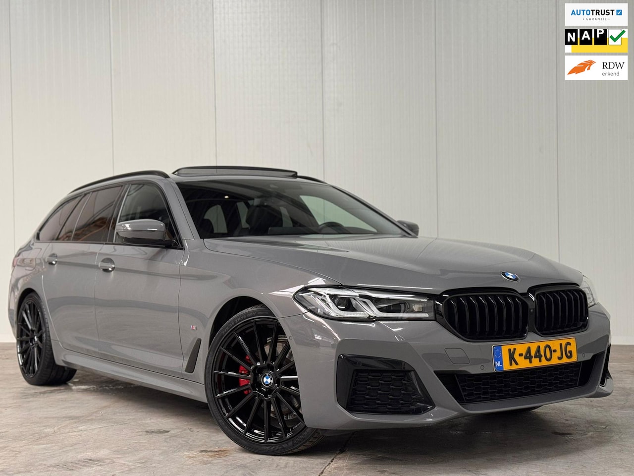 BMW 5-serie Touring - 520i High Executive M-SPORT l PANO l HUD l H/K l 360 CAMERA l ORG.NL l ORG.NL l NAP l BTW - AutoWereld.nl