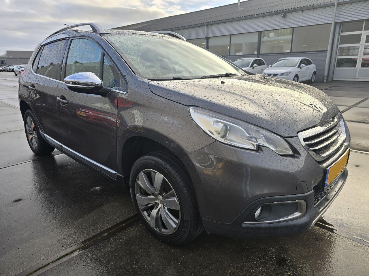 Peugeot 2008 - 1.2 Vti Allure Pack Premium Plus *Engine broken* 60Kw Bjr.2013 - AutoWereld.nl