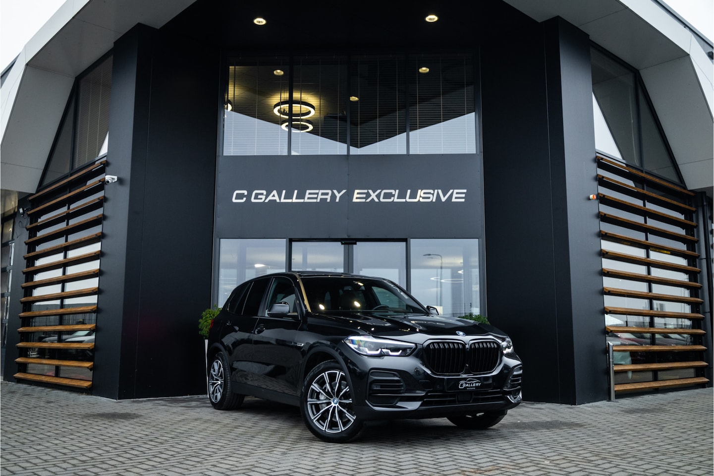 BMW X5 - xDrive45e Executive - M Sport | Panorama | Luchtvering | Memory | 360 Camera - AutoWereld.nl