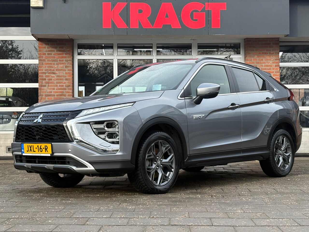 Mitsubishi Eclipse Cross - First Edition 2.4 PHEV 188 pk - 100% dealeronderhouden - Trekhaak - LED - zeer compleet! - AutoWereld.nl