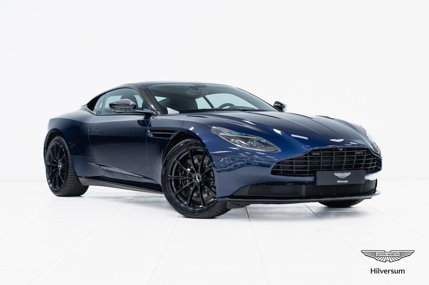 Aston Martin DB11 - AMR V12 Coupe Prijs Incl. BPM - AutoWereld.nl