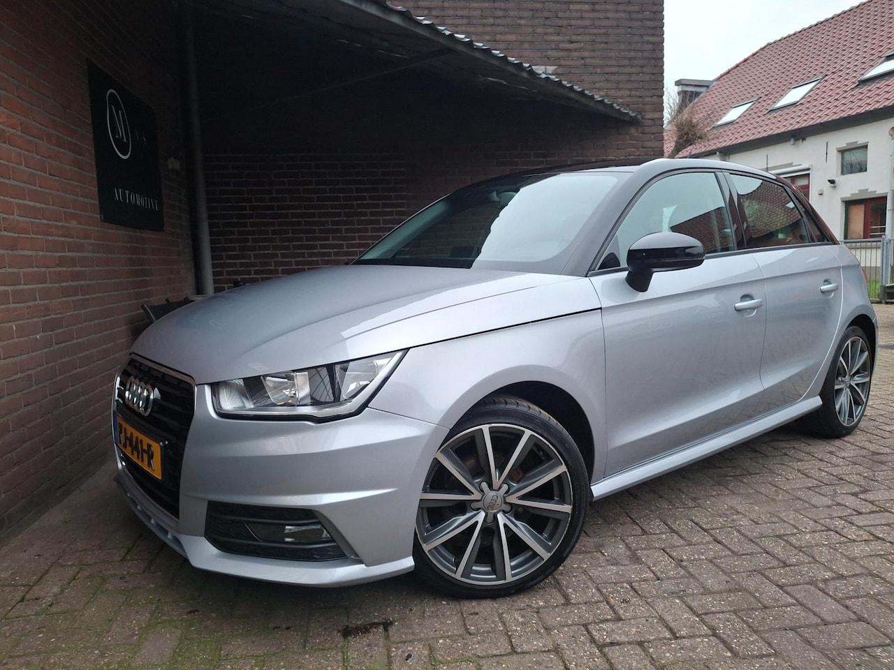 Audi A1 Sportback - 1.0 TFSI Adrenalin 95PK DSG S-Line Cruise Controle / Bluetooth / Airco / - AutoWereld.nl