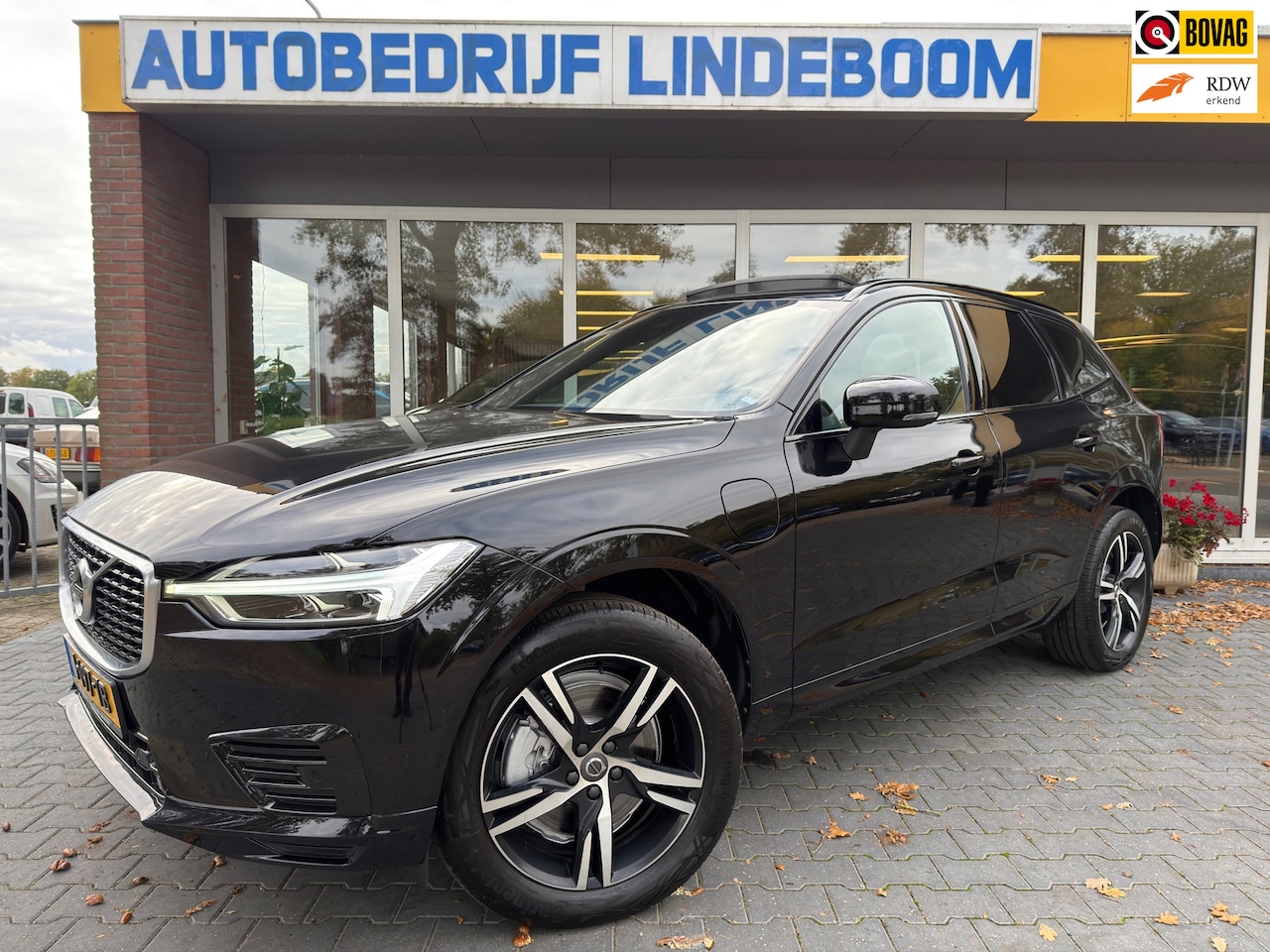 Volvo XC60 - 2.0 T8 AWD Inscription R-Design H&K Recharge - AutoWereld.nl