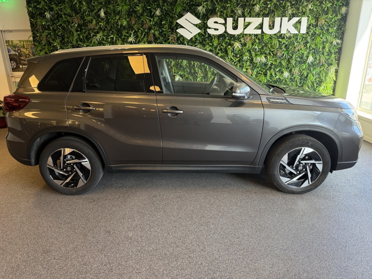 Suzuki Vitara - fabrieksgar. t/m 24-08-2034 1.4 B.jet Style SH Clima CC Navi PDCv+a Apple Android LMV - AutoWereld.nl