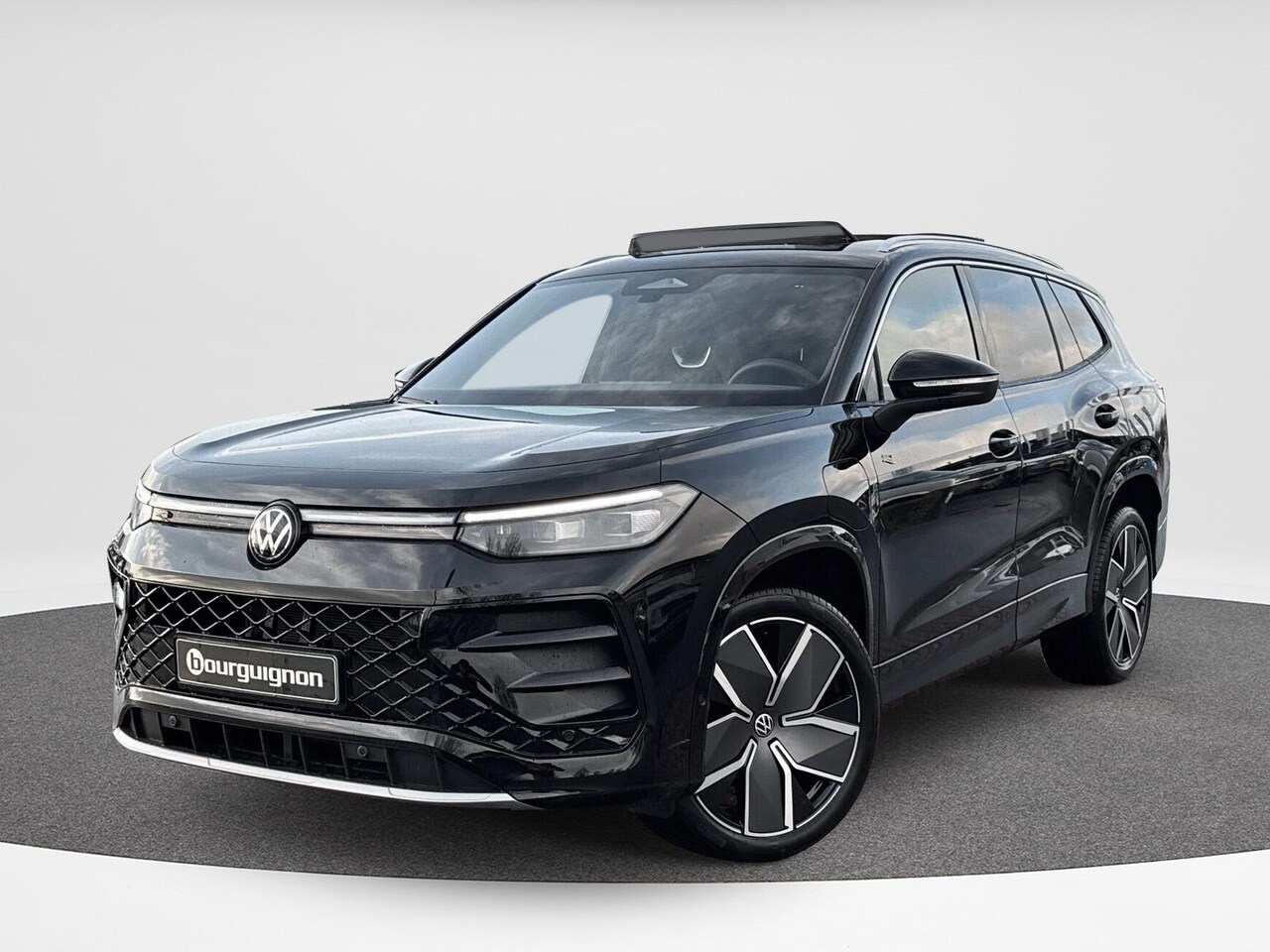 Volkswagen Tayron - 1.5 eHybrid R-Line | Panorama dak | Trekhaak | - AutoWereld.nl