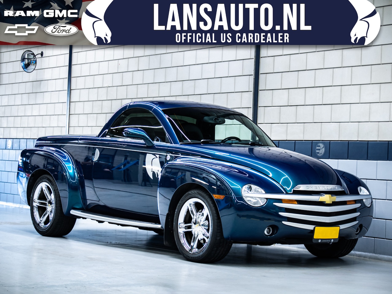 Chevrolet SSR - | WEINIG KM'S | 6.0 L V8 400 PK - AutoWereld.nl