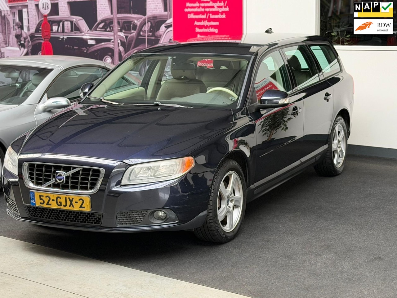 Volvo V70 - 2.4D Kinetic rijd goed - AutoWereld.nl