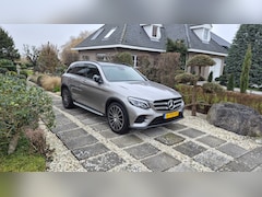 Mercedes-Benz GLC-klasse - 250 4MATIC Business Solution AMG Nieuwe 4 seizoenen banden, el. trekhaak, silver metalic, open (panorama) dak, speciale vel