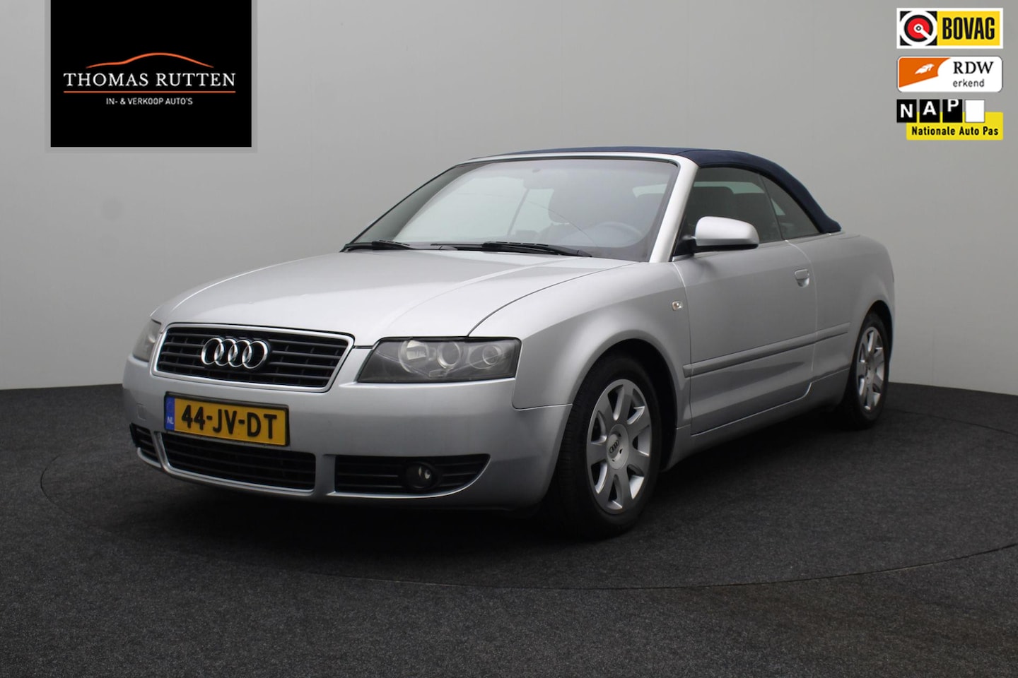 Audi A4 Cabriolet - 2.4 V6 Exclusive 2002 | Elektrisch Bedienbare Kap | Elektrisch Verstelbare Stoelen | Licht - AutoWereld.nl