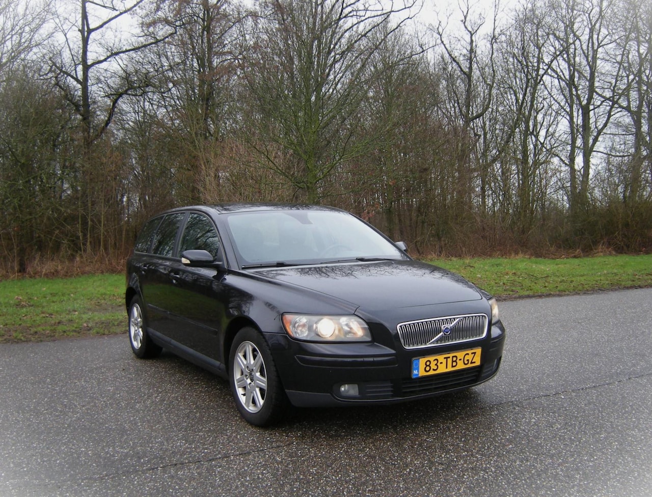 Volvo V50 - 2.4 Edition II . AUTOMAAT . Airco . Cruiscontrol . Trekhaak . enz - AutoWereld.nl