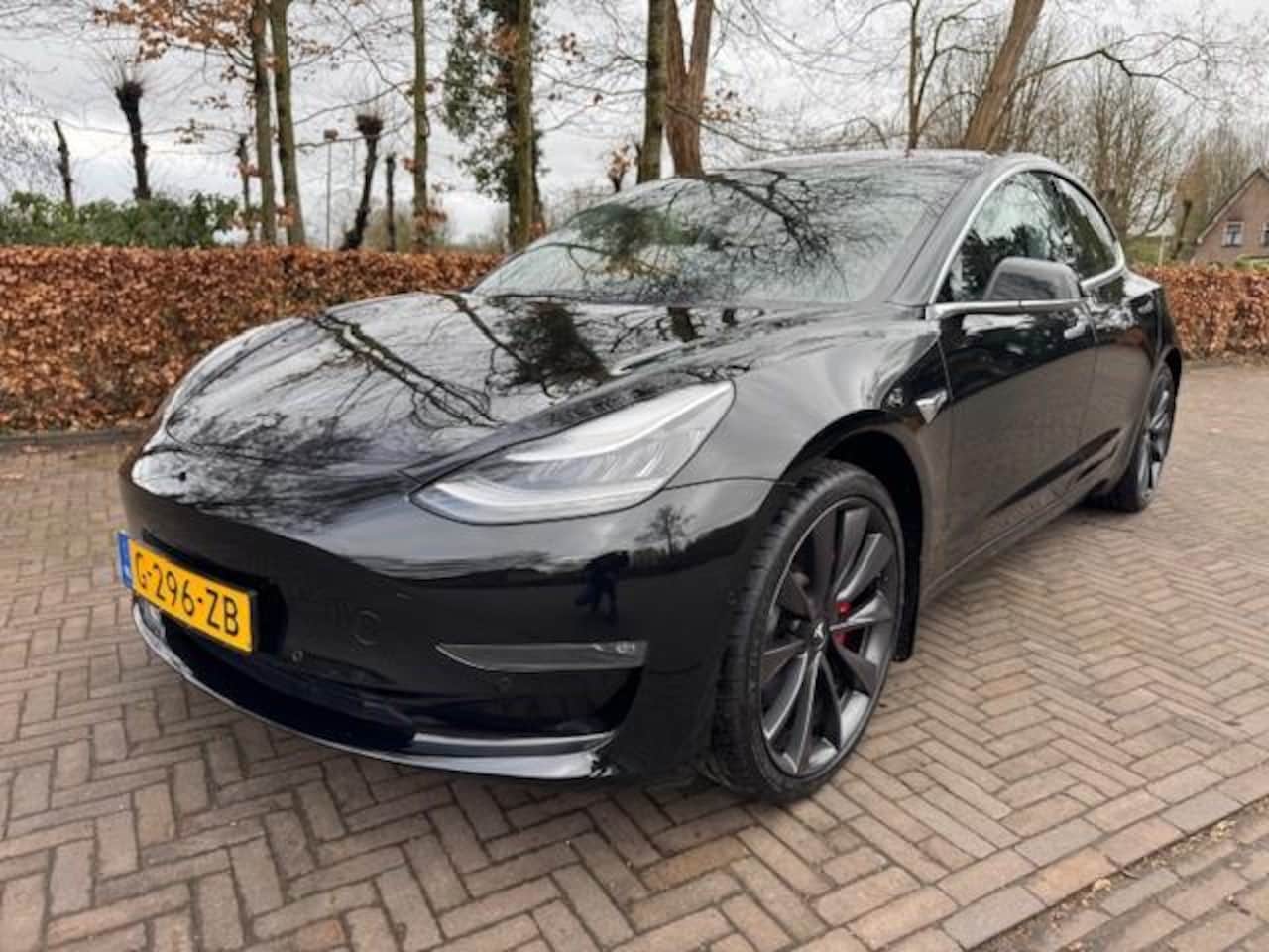 Tesla Model 3 - PERFORMANCE AWD 462PK 75KWH SOH 89.5%/TREKHAAK/PANO/FABRIEKSGARANTIE - AutoWereld.nl