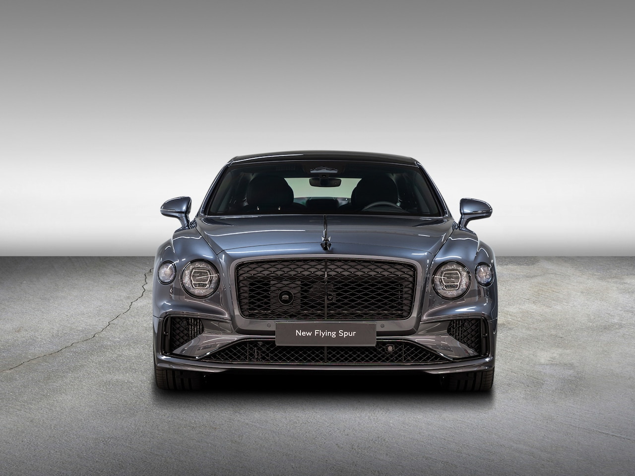 Bentley Flying Spur - V8 Hybrid MY26 |Rotating Display|Touring Spec|B&O - AutoWereld.nl