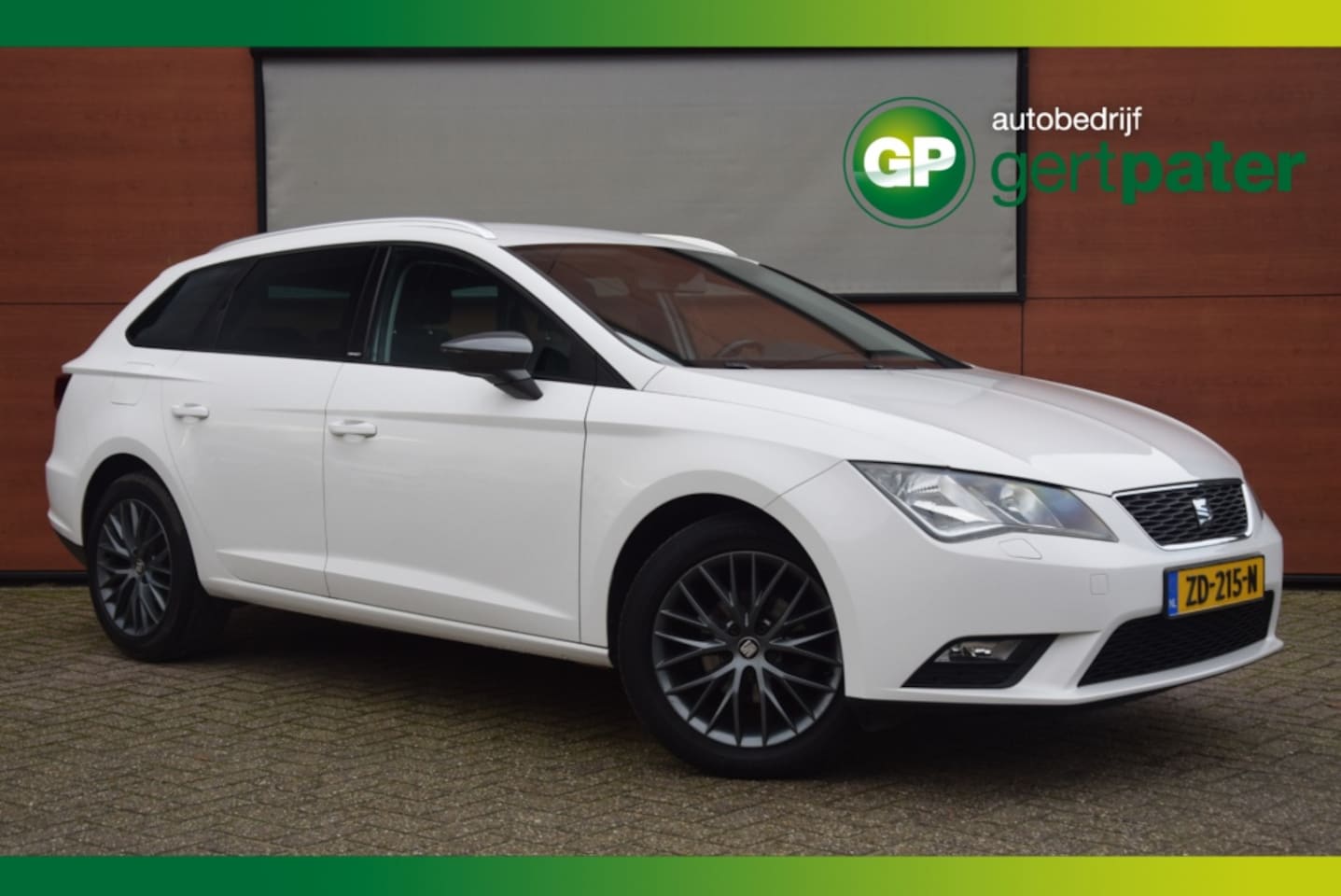 SEAT Leon ST - 1.2TSI Style Carplay/Clima/Trekhaak/Sportstoelen/Stoelverwarming - AutoWereld.nl