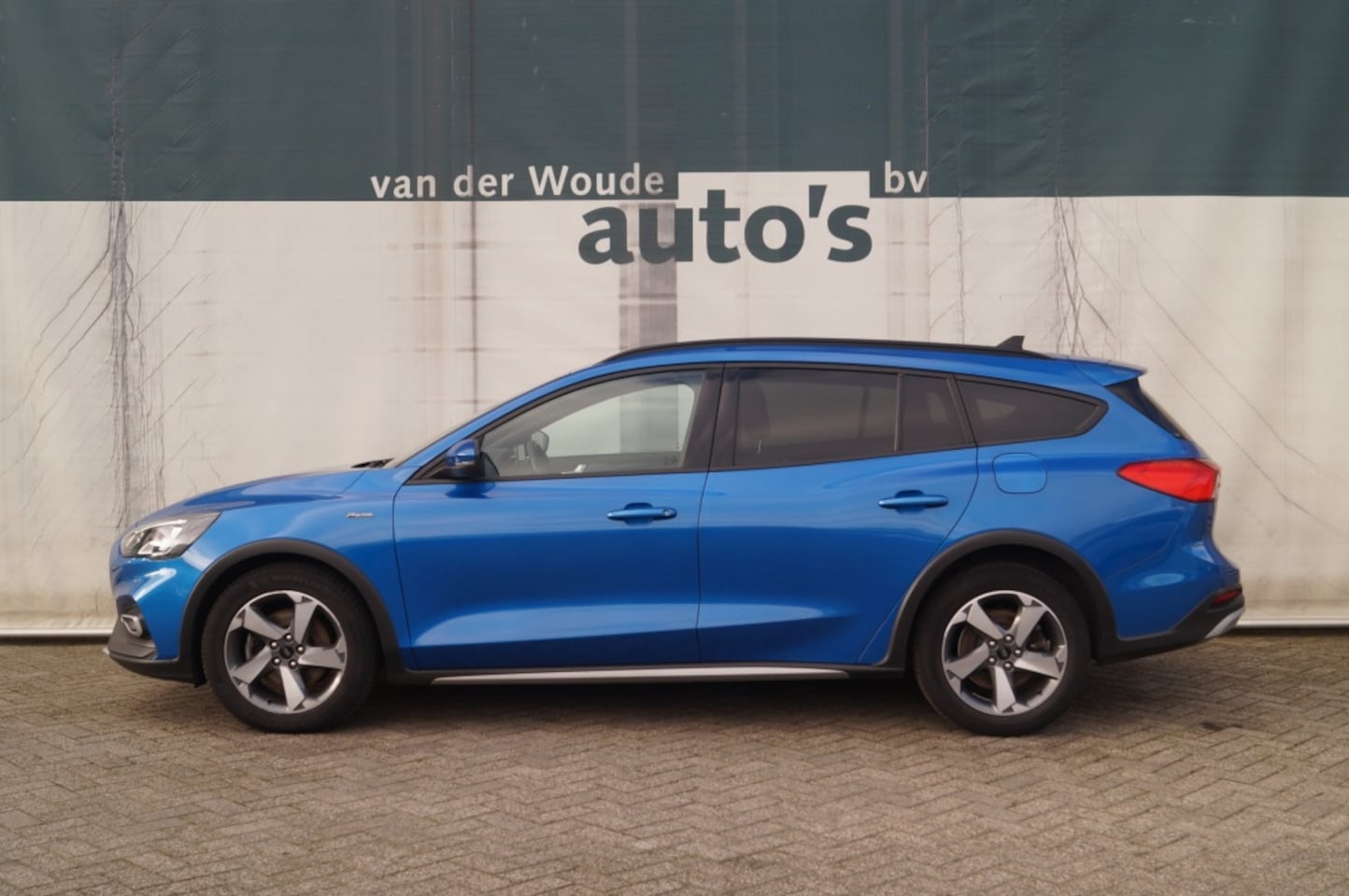 Ford Focus Wagon - 1.5d EcoBlue Active X-Business -NAVI-ECC-PDC- - AutoWereld.nl