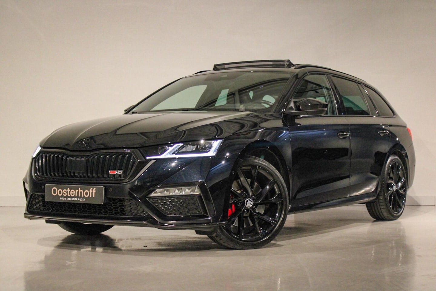 Skoda Octavia - 2.0 TSI RS 245 Business PANO | MEMORY | LED - AutoWereld.nl