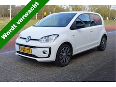 Volkswagen Up! - 1.0 75PK BMT high up Airco / Lmv 16" / Pdc / Priv.glass
