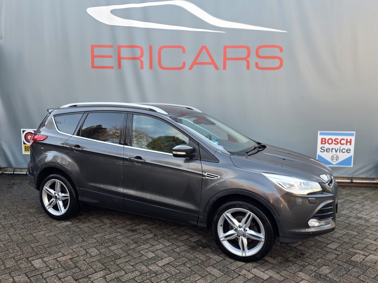 Ford Kuga - 1.5 Titanium Styling Pack NAVI TEL PDC LEER STOF KEYLESS HEATPACK - AutoWereld.nl
