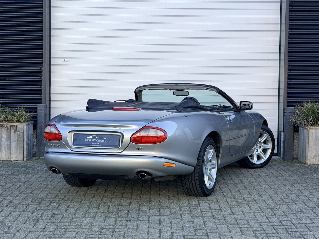 Jaguar XK8 - 4.0 V8 Convertible / YOUNGTIMER / 17 JAAR IN BEZIT !!! - AutoWereld.nl
