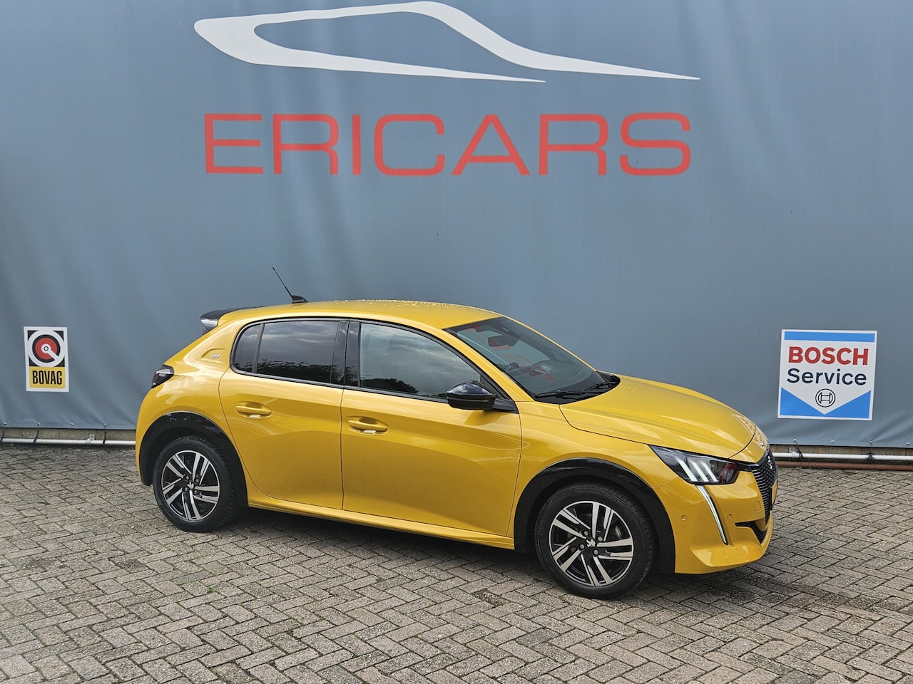 Peugeot 208 - 1.2 GT LINE NAVI TEL LEER SPORTSTOELEN KEYLESS VIRTUAL 3D - AutoWereld.nl